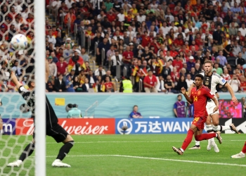 أسبانيا تتعادل مع ألمانيا وتؤجل حسم الصعود إلى الجولة الثالثة