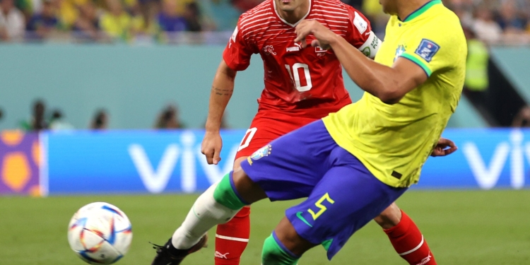 كاسيميرو يصعد بالبرازيل إلى دور الستة عشر في كأس العالم بعد الفوز على سويسرا