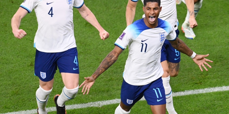 إنجلترا تواجه السنغال في دور ال ١٦ بعد الفوز على ويلز