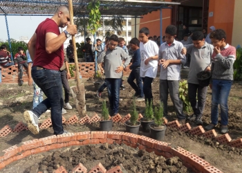 التعليم: تجهيز أسطح 100 مدرسة بزراعات بسيطة وفصل مفتوح فوق المدارس