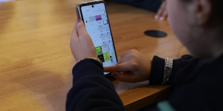 بالصور.. تحويل المناهج الدراسية إلى صور متحركة وفيديوهات لطلاب المدارس