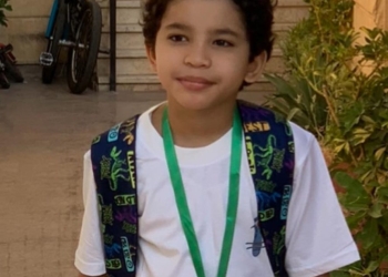 أم في استغاثة للسيسي: ابني مصاب بتوحد وعايزين يحرموه من التعليم