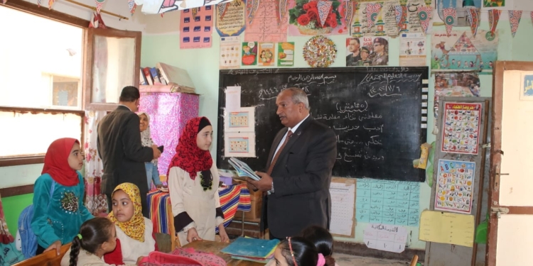 بتكلفة تتجاوز مليون جنيه.. مؤسسة خيرية تدفع المصروفات الدراسية لـ10 ألاف طالب