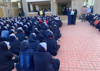 أولياء أمور مصر: ارتداء الحجاب بشكل اختياري ضمن الزي المدرسي قرار ممتاز