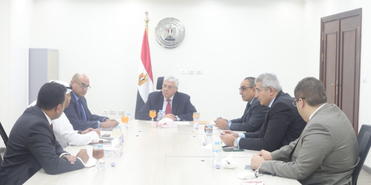 وزير التعليم العالي يبحث آليات التعاون مع تحالف شركة اتصالات مصر وشركة الإمارات للحلول الذكية