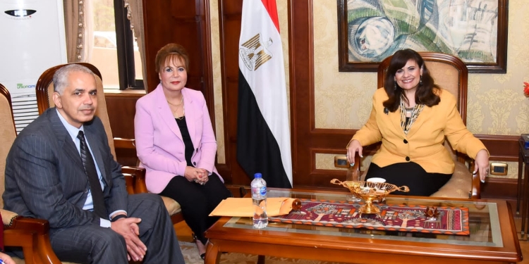 استاذ بقسم التخدير في مركز ويكسنر بالولايات المتحدة يقدم رؤية لتطوير المستشفيات الجامعية