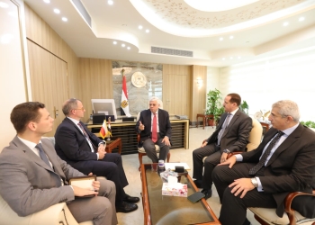 وزير التعليم العالي يبحث مع السفير البولندي زيادة المنح والتعاون البحثي