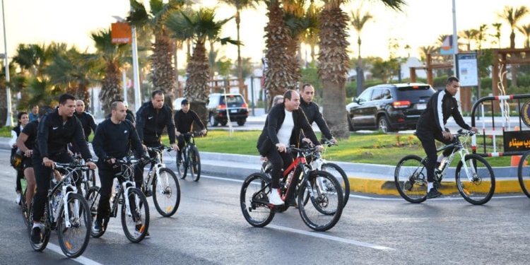 مؤسس ائتلاف أولياء الأمور: السيسي يدعو لقيادة الدراجات.. ولابد من تشجيع الطلاب عليها