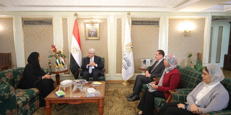 وزير التعليم العالي يبحث مع سفيرة الإمارات فى القاهرة تعزيز العلاقات