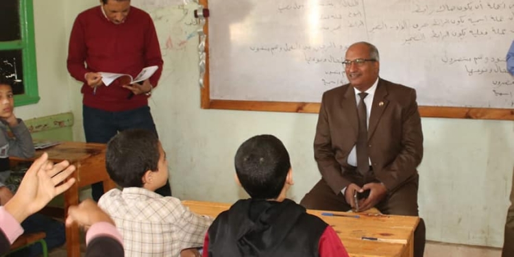 إلغاء تكليف مدير مدرسة وإحالته للتحقيق