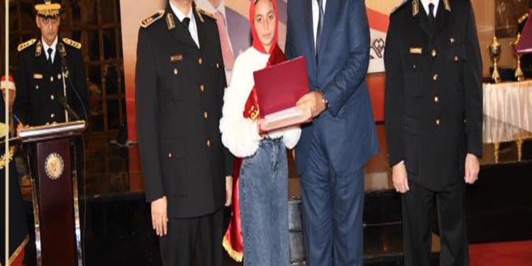 بحضور فنانين ورياضيين.. الداخلية تكرم أبناء الشهداء المتفوقين دراسيًا 