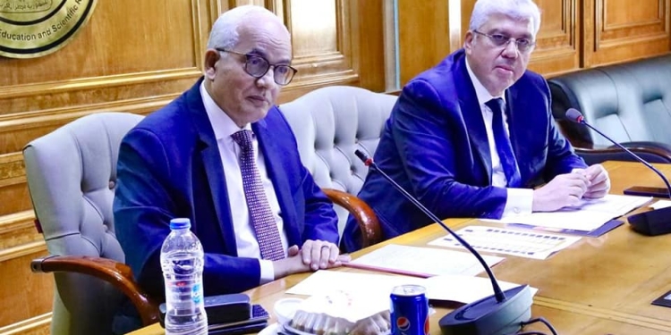 “عاشور” و"حجازي" يناقشان نقل التجربة اليابانية في التعليم الفني والتكنولوجي "KOSEN" بمصر