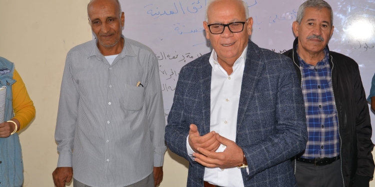 محافظ بورسعيد يحيل معلم دراسات اجتماعية للتحقيق