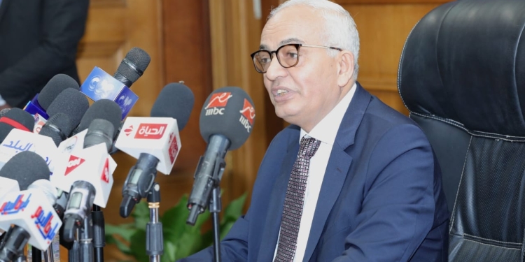 أمهات مصر: وزير التعليم استجاب لمطالب أولياء أمور الثانوية العامة كانوا يعانون منها منذ سنوات