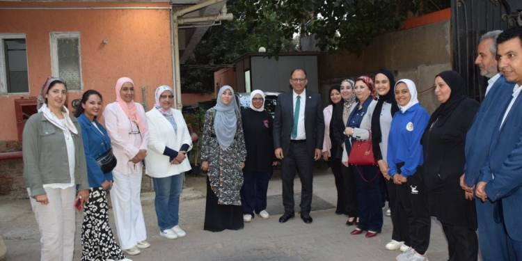 رئيس جامعة حلوان يتفقد كلية التربية الرياضية بنات