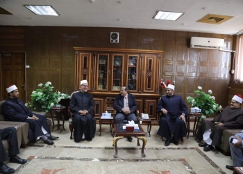 ﻿وفد "البحوث الإسلامية" برئاسة الأمين العام يلتقي محافظ شمال سيناء ويؤكدون: توعية المواطنين مهمتنا الأساسية