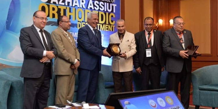 ﻿المؤتمر الدولي الثالث لقسم جراحة العظام بطب الأزهر يكرم القامات العلمية الكبيرة من إيطاليا وسويسرا وليبيا واليمن