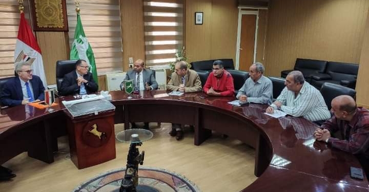 محافظ الشرقية يوجه بسرعة صرف المستحقات المالية للعاملين بالتربية والتعليم