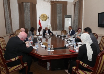 «حجازي» يناقش ملفات التعاون مع وفد هيئة كامبريدج للامتحانات