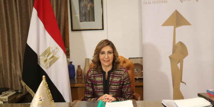 نيفين الكيلاني: وزارة الثقافة تتعاون مع عدة جهات بالدولة لدعم مهرجان القاهرة السينمائي في دورته الـ 44
