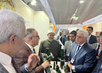 ﻿وزير التعليم العالي يتفقد جناح جامعة الأزهر بشرم الشيخ ويشيد بجهاز معالجة مياه الصرف الصناعي الصديق للبيئة
