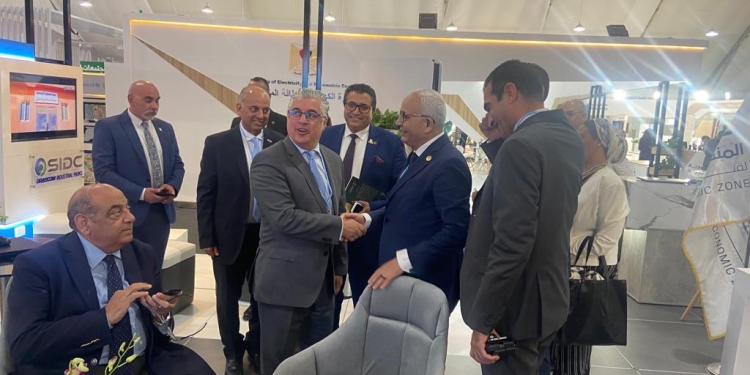 إقبال كبير في مؤتمر المناخ على جناح وزارة التربية والتعليم بالمنطقة الخضراء