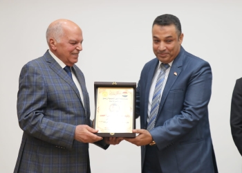 محافظ بورسعيد ونقيب المعلمين يشهدان ختام الدورة 65 " لاستراتيجيات الأمن القومي"