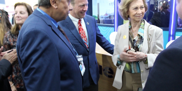 ملكة أسبانيا تبدى إعجابها بتنظيم جناح المحيطات بقمة المناخ COP27