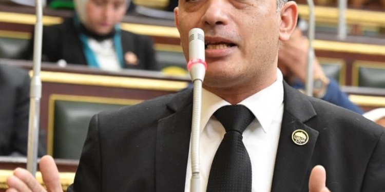 أول تعليق من وزير التعليم على إرتداء طالبات مدرسة إعدادي الإسدال