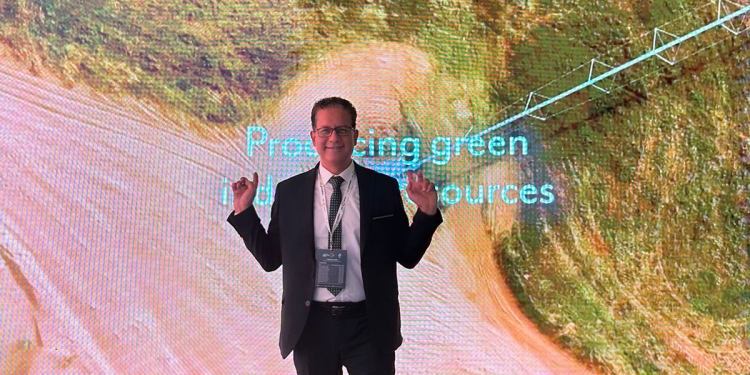 مدير التميز الدولي بجامعة الأزهر يشارك في الجلسات العلمية والحلقات النقاشية في مؤتمر المناخ Cop27