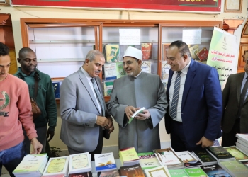 ﻿رئيس جامعة الأزهر يشهد افتتاح معرض الكتاب الخامس بكلية اللغة العربية بالقاهرة