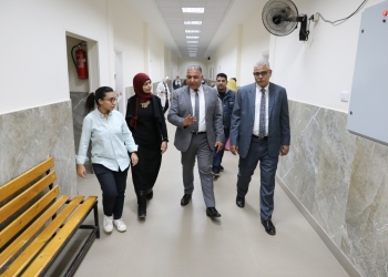﻿نائب رئيس جامعة الأزهر يتفقد الإدارة الطبية وكلية التربية الرياضية للبنات بمدينة نصر