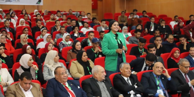 برعاية التعليم العالى والشباب والرياضة..تنظيم الندوة التثقيفية الثالثة لطلاب جامعات الصعيد