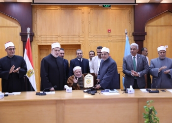 ﻿مجلس جامعة الأزهر يكرم الدكتور أحمد عمر هاشم عضو هيئة كبار العلماء حارس السنة النبوية