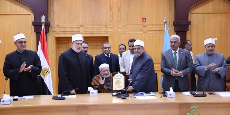 مجلس جامعة الأزهر يكرم الدكتور أحمد عمر هاشم عضو هيئة كبار العلماء حارس السنة النبوية