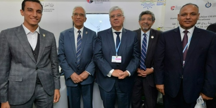 وزير التعليم العالي يتفقد جناح الجامعة البريطانية في مصر بمؤتمر قمة المناخ COP 27