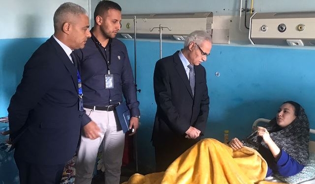 رئيس جامعة بدر يزور  طلاب حادث اصطدام اتوبيس الشرقية