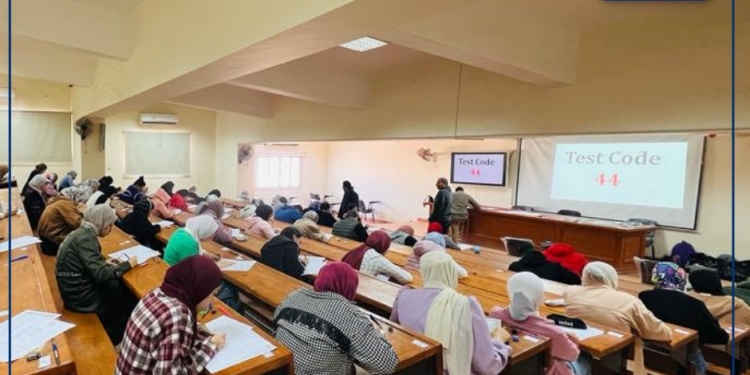 انطلاق امتحانات الميد تيرم بالجامعة المصرية للتعلم الإلكتروني الأهلية