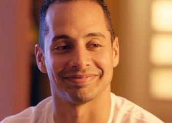 عمرو وهبة يسخر من مناهج صعوبة الابتدائي: تؤهلهم لسوق المال وإدارة الأزمة