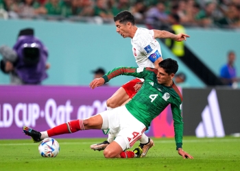 السعودية تتصدر المجموعة الثالثة عقب التعادل السلبي بين المكسيك وبولندا