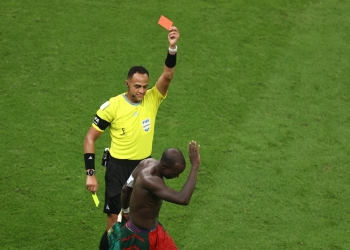 رأسية فينسنت أبو بكر تهدي الكاميرون فوزا تاريخيا على حساب البرازيل