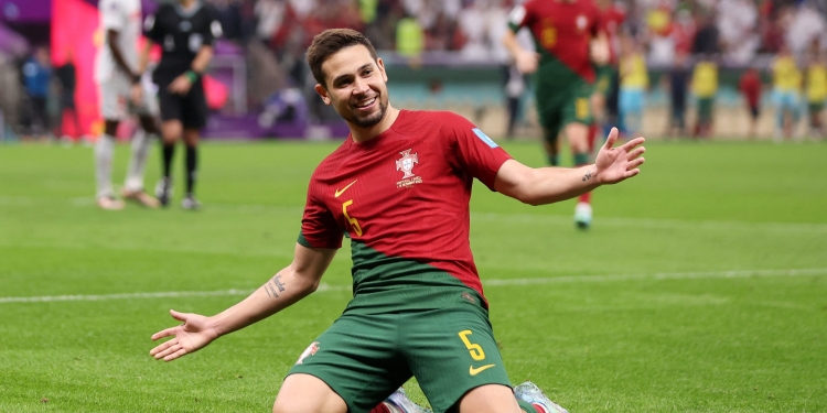 البرتغال إلى دور الثمانية بعد الفوز علي سويسرا