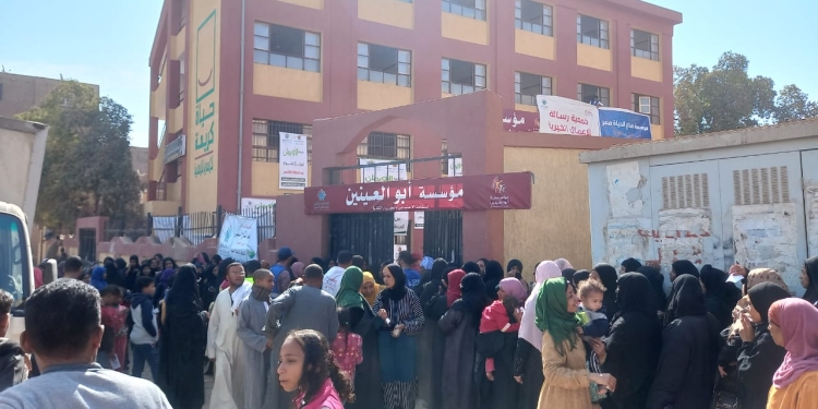 قوافل ستر وعافية فى الاقصر