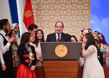 بحضور السيسي.. كلمة مؤثرة لكندة علوش لأمهات أطفال قادرون باختلاف