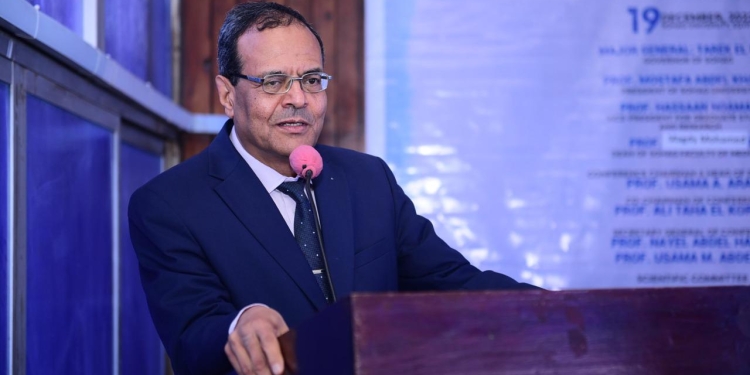 الدكتور مصطفى عبدالخالق رئيس جامعة سوهاج