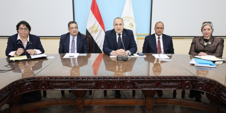 التعليم تشدد على الالتزام بمعايير اختيار المعلمين بالمدارس الرسمية الدولية