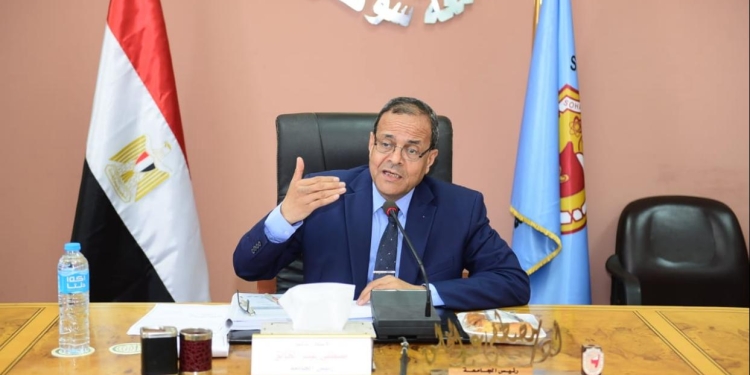 الدكتور مصطفى عبدالخالق رئيس جامعة سوهاج