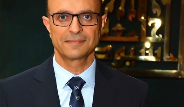 حقيقة  إحالة 130 من أطباء مستشفى جامعة أسيوط للتحقيق