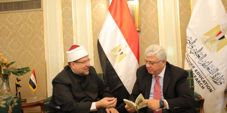 وزيرا التعليم العالي و الأوقاف يناقشان دعم التعاون بين الوزارتين