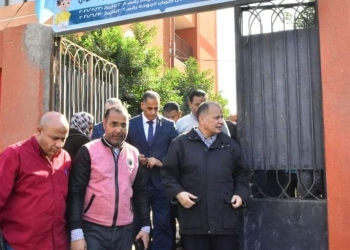 محافظ أسيوط يتفقد مبادرة الكشف عن الانيميا والسمنة